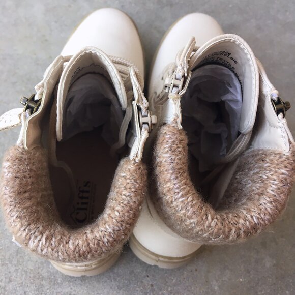 The Kelsie Lace-Up Bootie - Winter White - New In Box! - Picture 5 of 7